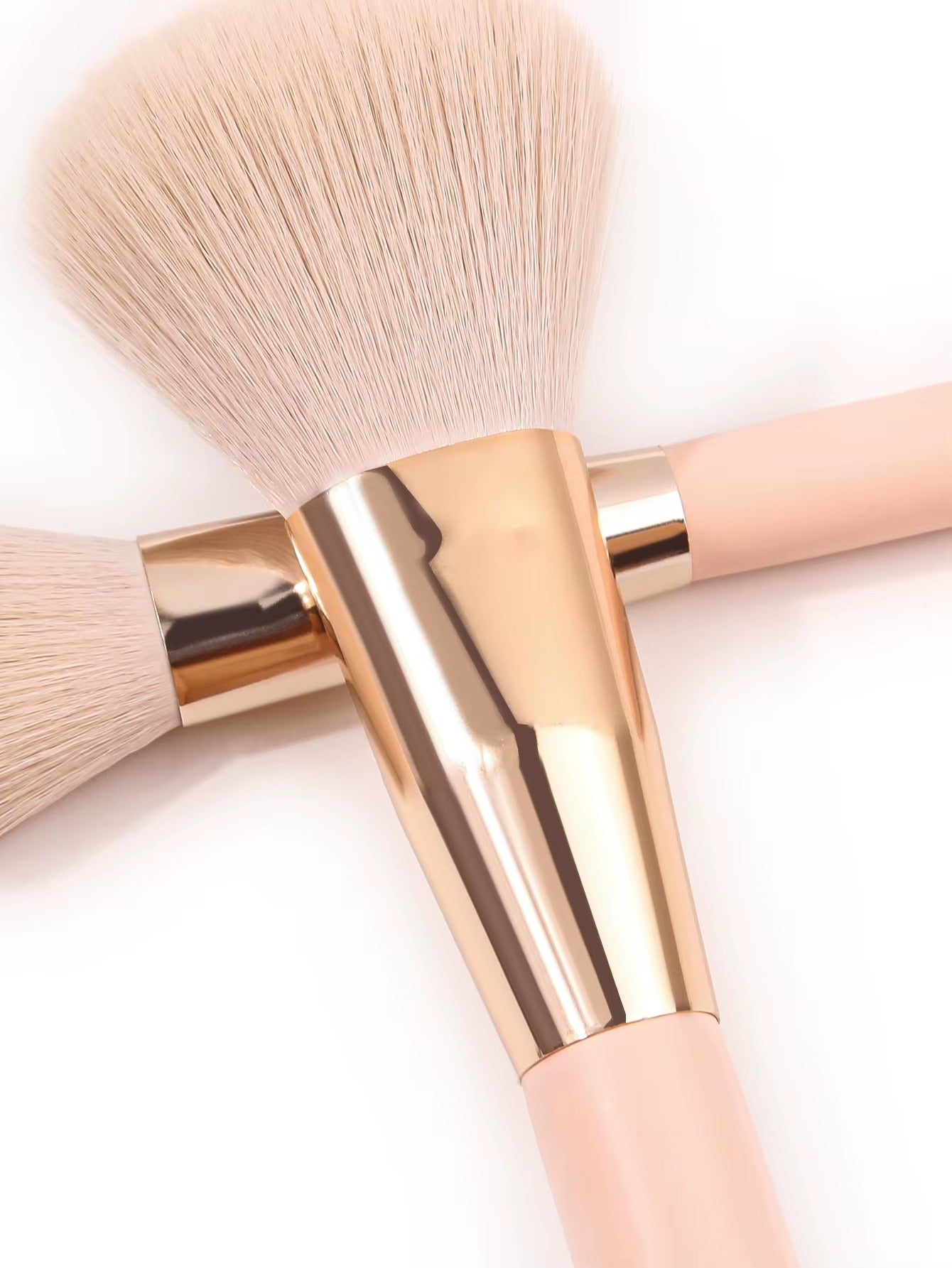 11 pieces High-End Professional Makeup Brushes Set with storage bucket - Blush Powder Eyeshadow Eyebrow Foundation Beauty Makeup Tool