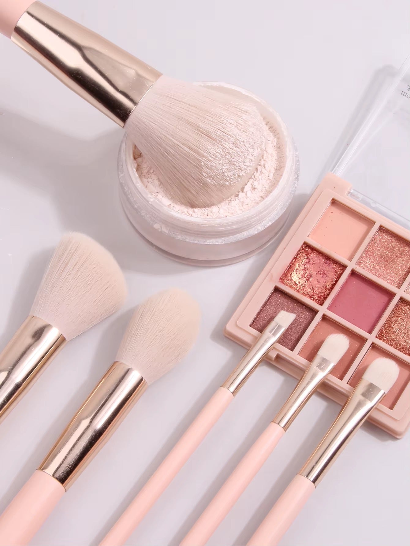 11 pieces High-End Professional Makeup Brushes Set with storage bucket - Blush Powder Eyeshadow Eyebrow Foundation Beauty Makeup Tool